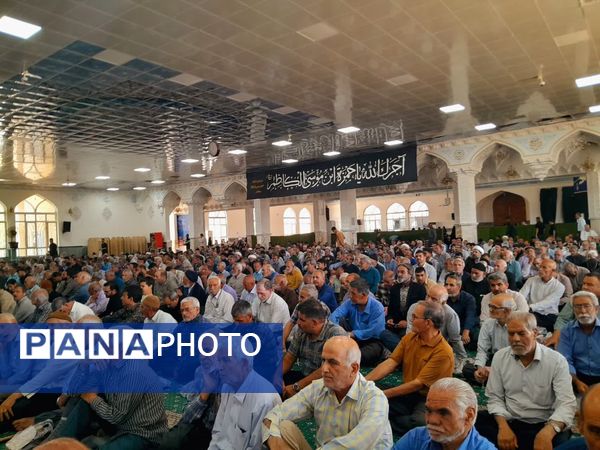 نماز جمعه کاشمر با حضور پرشور مردم برگزار شد