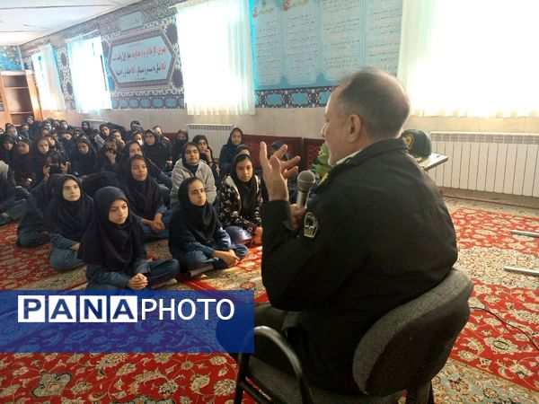 کارگاه پیشگیری از آسیب‌های اجتماعی در بیرجند