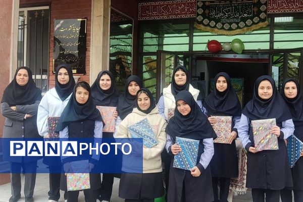 جشن پیروزی انقلاب در دبیرستان فرزانگان1 اسلامشهر