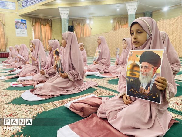 جشن ولادت حضرت معصومه(س) دختران دبستان عصمت