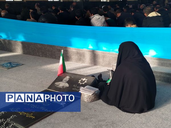 آوای عطر آگین دعای ندبه در گلزار شهدای شهر بن پیچید