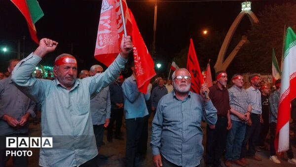 همزمان با سراسر کشور؛ صد و شصت و نهمین شب «بیعت با رهبری» در نورآباد