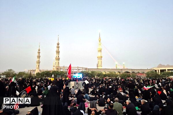 تشییع پیکر رهبر شهید در قم و جمکران
