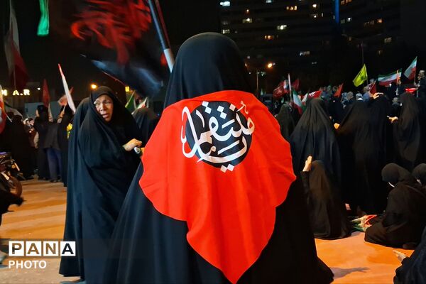 روایت یک همدلی؛ از میان جمعیتی که هنوز ایستاده‌اند