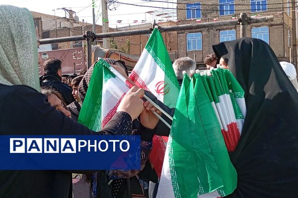  همایش بزرگ پیاده روی خانوادگی در نسیم‌شهر 