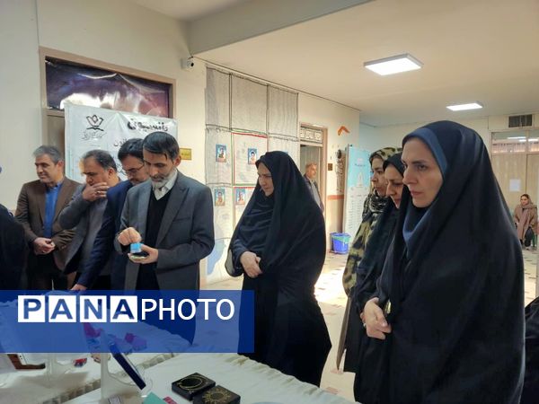 برگزاری اختتامیه جشنواره و نمایشگاه یلدایی کانون فرهنگی‌تربیتی روح‌الله در منطقه ۵