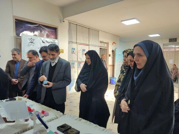 برگزاری اختتامیه جشنواره و نمایشگاه یلدایی کانون فرهنگی‌تربیتی روح‌الله در منطقه ۵