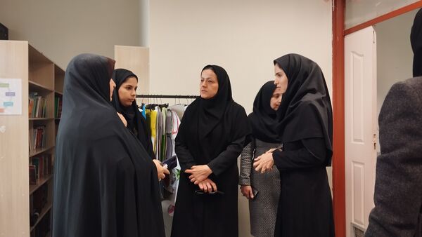 نمایشگاه دست‌سازه در دبیرستان ذبیح الله هوشیار