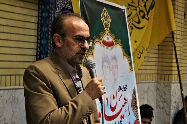 برگزاری کلاس‌های تقویتی از جلوه‌های تحسین‌برانگیز حضور معلمان در تجمعات است