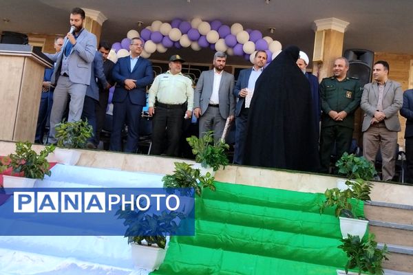 آیین نواختن زنگ سال تحصیلی جدید در قرچک