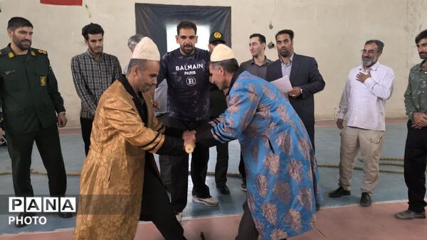 همایش بزرگ پیاده‌ روی خانوادگی به مناسبت هفته دفاع مقدس در بیرانشهر