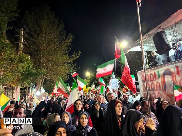 حضور حماسی مردم کرج در نود ودومین شب از تجمعات مردمی