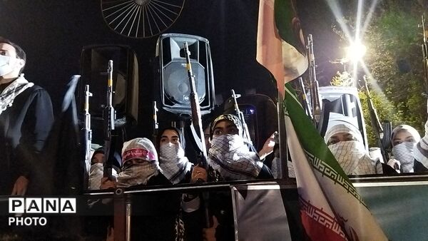 فرهنگیان نیشابور آمادگی خود را برای دفاع از وطن  اعلام کردند