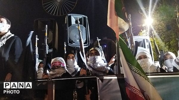 فرهنگیان نیشابور آمادگی خود را برای دفاع از وطن  اعلام کردند