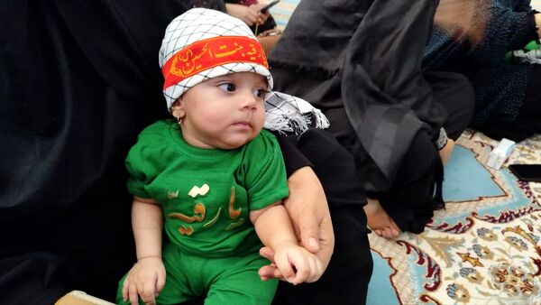 اجتماع شیرخوارگان حسینی در قلعه‌گنج 