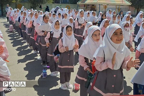 زنگ آغاز سال تحصیلی در دبستان‌های ستایش و صابران یک شهریار