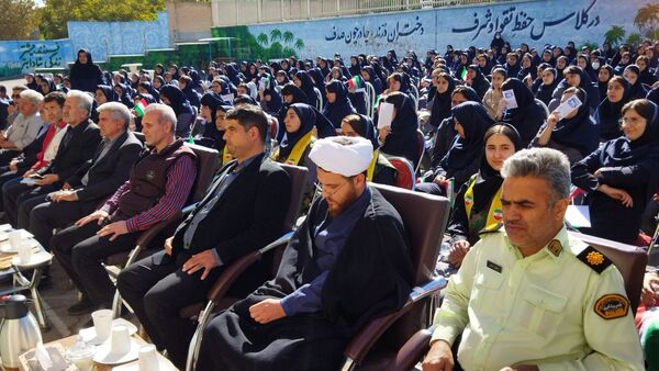 جشن عاطفه‌ها در مدارس اسکو