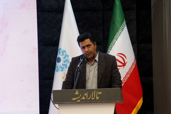 آیین رونمایی کتاب سبیل صورتی در یزد