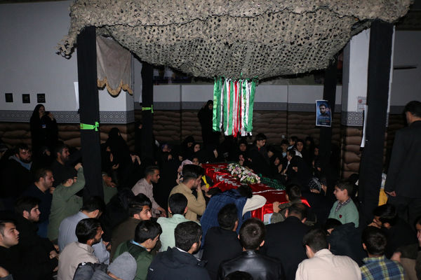 آخرین وداع فرزند با پدر