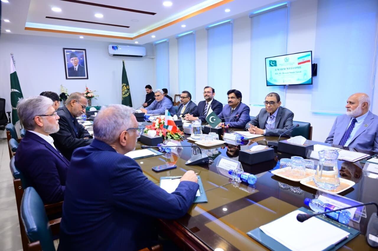 وزیر علوم پاکستان: متعهد به پیشبرد دیپلماسی علمی و فناوری با ایران هستیم