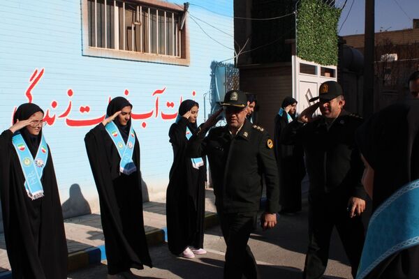 جوشش غیرت و همدلی دانش‌آموزان رباط‌کریم در مراسم وطن‌یار