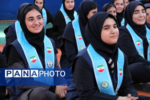 بهارستان دو صحنه همفکری، همدلی و همکاری پیشتازان در همایش یاوران انقلاب