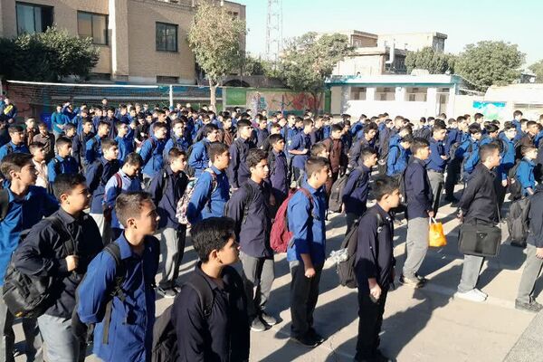 مراسم یادواره شهدا و گرامیداشت هفته دفاع مقدس در مدارس ناحیه 2 شهرری 