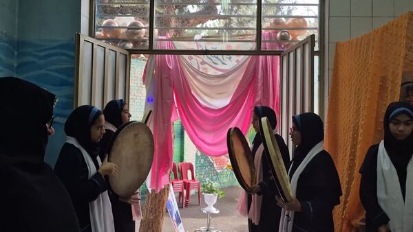 هفته ماها، فرصتی برای درخشش استعدادهای هنری دانش‌آموزان دبیرستان شهید همت