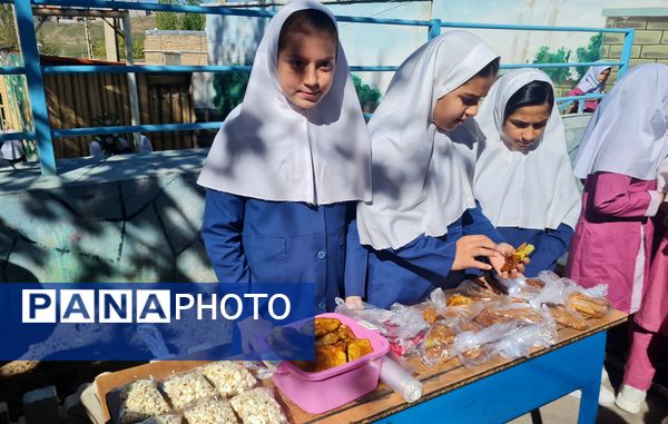 جشنواره فروش غذاهای سالم با مشارکت دانش آموزان مدرسه شهید رجایی ۱ منطقه پردیس 