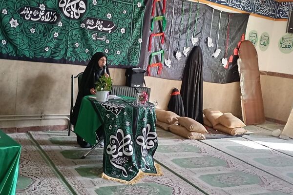 هیئت شهرستانی به مناسبت شهادت حضرت زهرا(س) در دبیرستان حضرت معصومه(س) شهرستان فیروزکوه