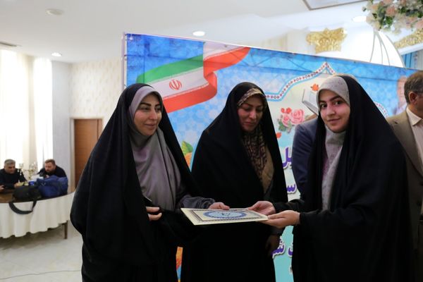 آیین تجلیل از برگزیدگان جشنواره قرآن عترت و نماز آذربایجان شرقی