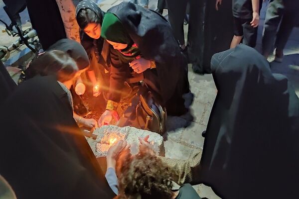 مراسم نمادین آتیش زدن خیمه ها در عصر روز عاشورا در شهر بار