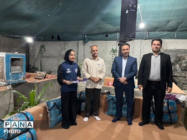 تجلیل فرماندار خاتم از اصحاب رسانه و دانش آموز خبرنگاران پانا