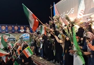  تقدیر از نوجوانان در تجمعات شبانه امامزاده موسی مبرقع(ع)