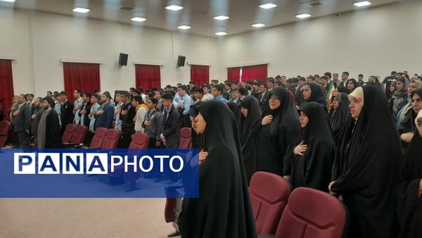 نشست صمیمی جوانان با حضرت آیت الله نورمفیدی