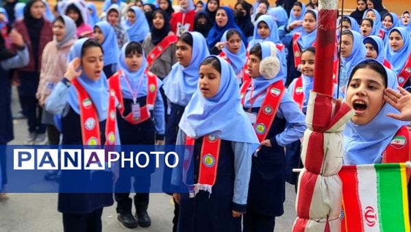 آیین نواختن زنگ چهل و هفتمین سالروز پیروزی انقلاب اسلامی در دبستان دخترانه فرهنگیان ۲