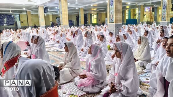 جشن تکلیف دانش‌آموزان دختر در شهرستان دهدشت