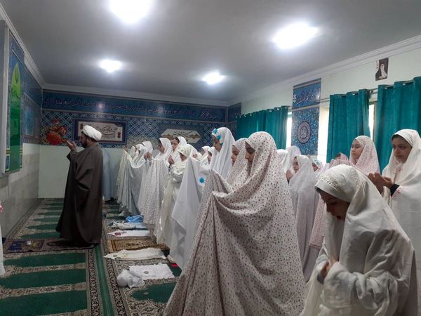 تمرین بندگی دانش آموزان مدرسه هدی یک برای ماه مبارک رمضان