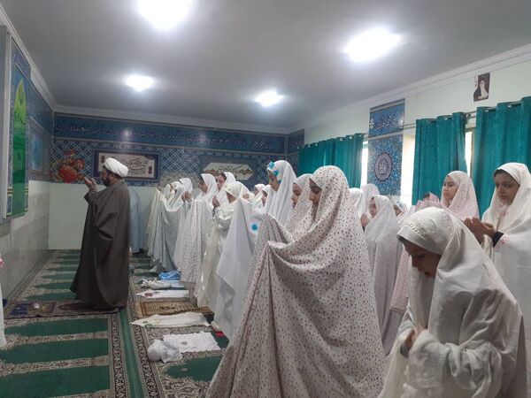 تمرین بندگی دانش آموزان مدرسه هدی یک برای ماه مبارک رمضان