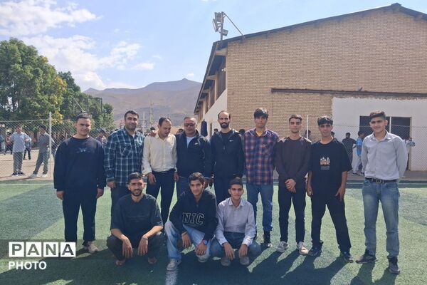 شور و هیجان در میدان؛ جام مهر ایران در مدارس فیروزکوه