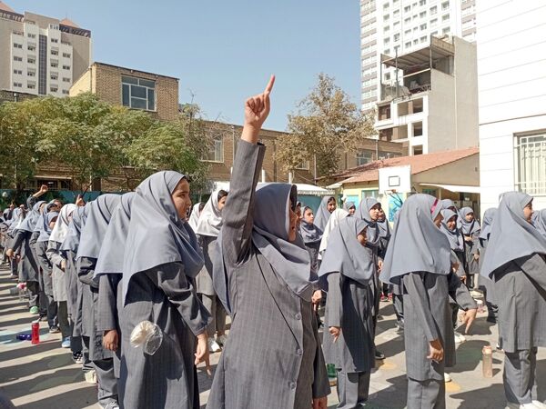 آماده سازی دانش آموزان پیشتاز برای جشن عاطفه ها