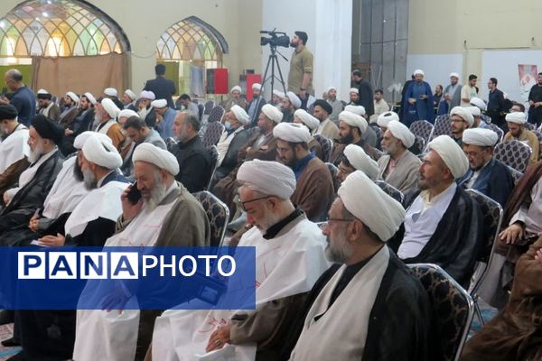  پیشوا در شب وداع؛ عالمان دینی و مسئولان با امام خویش پیمان دوباره بستند