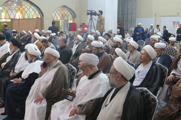  پیشوا در شب وداع؛ عالمان دینی و مسئولان با امام خویش پیمان دوباره بستند