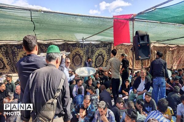 پخت حلیم در روز اربعین حسینی شهر بار نیشابور