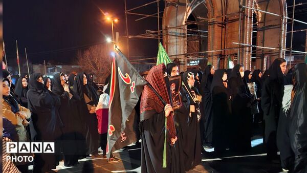 راهپیمایی باشکوه شبانه مردم کوهنانی در حمایت از انقلاب و خون‌خواهی امام خامنه‌ای