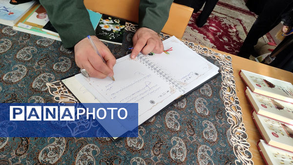 حال و هوای نمایشگاه مدرسه انقلاب در شهر جعفریه قم