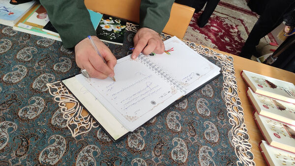 حال و هوای نمایشگاه مدرسه انقلاب در شهر جعفریه قم