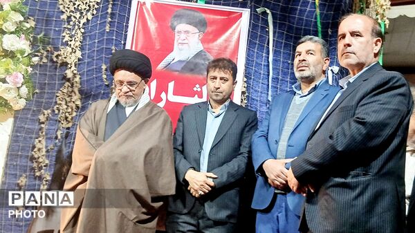 عقد یک زوج بسیجی در حاشیه تجمع؛ قاب متفاوتی از «حماسه حضور» در بناب