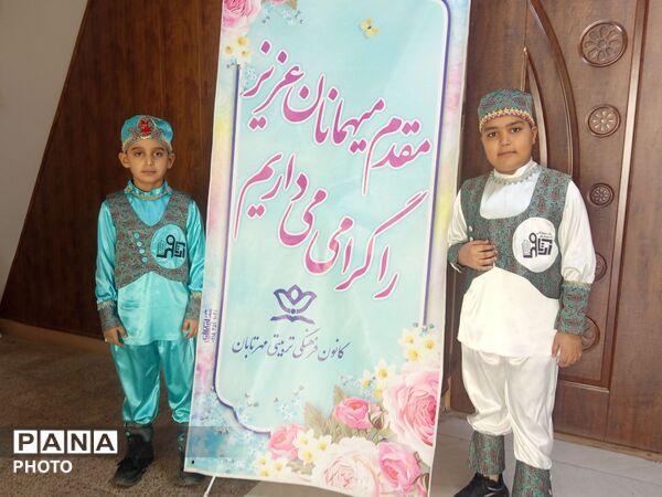 جشنواره فرهنگی هنری دربخش تئاتر عروسکی ونقالی خوانی ویژه پسران ابتدایی 