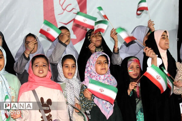 شب‌هایِ رنگارنگِ کرمان تلفیقی از هنر و ایمان 
